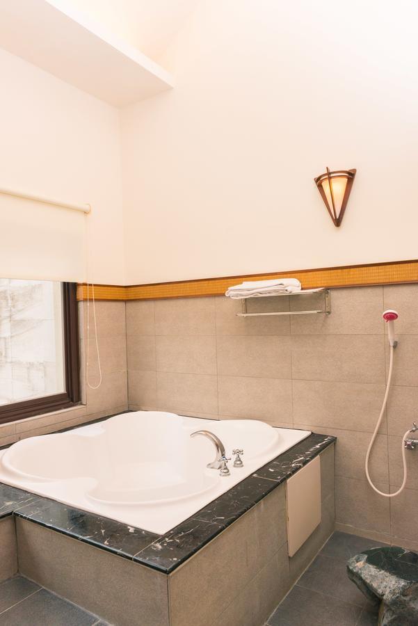 Palm Villa Guesthouse Nantou Ngoại thất bức ảnh