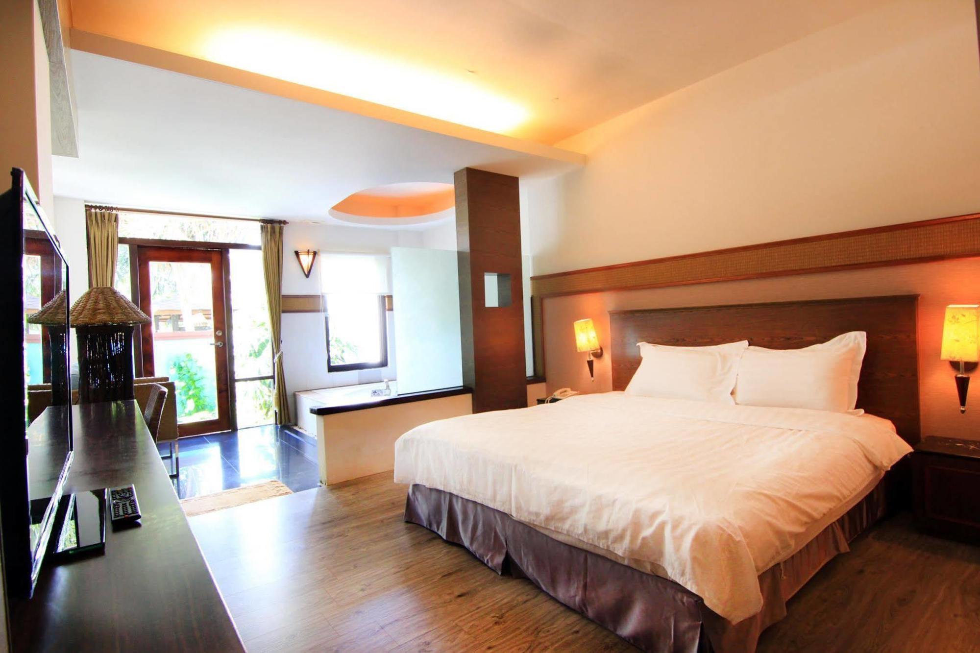 Palm Villa Guesthouse Nantou Ngoại thất bức ảnh