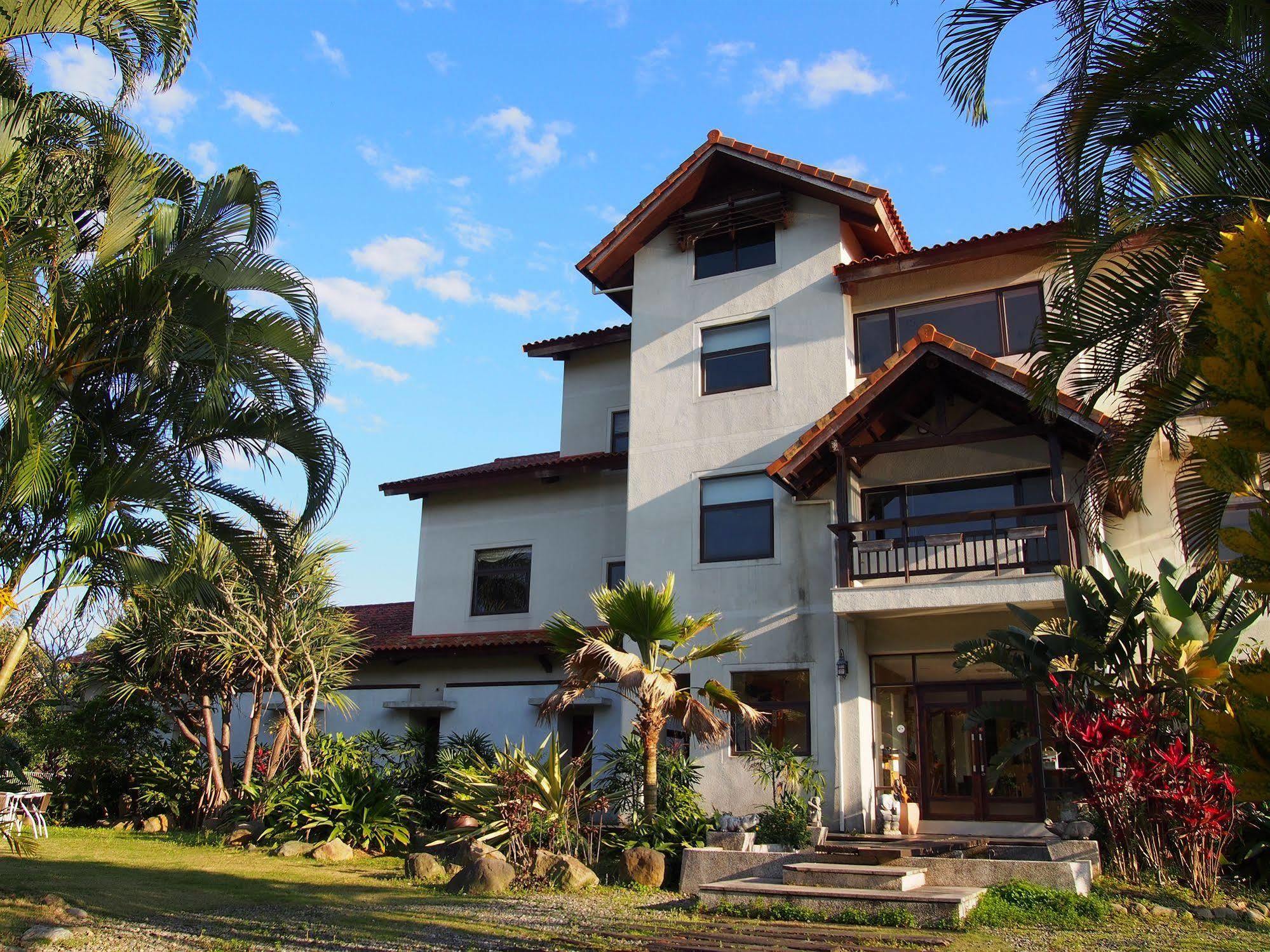 Palm Villa Guesthouse Nantou Ngoại thất bức ảnh